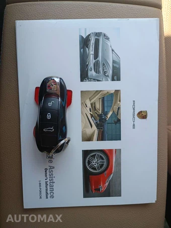 2016 Porsche Panamera 4S - miniatura 17
