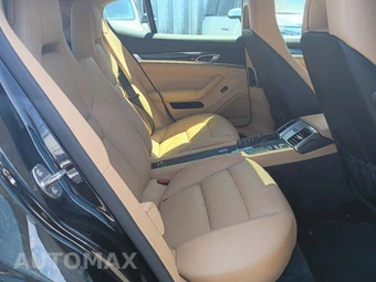 2016 Porsche Panamera 4S - miniatura 25