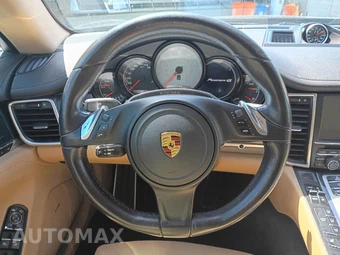 2016 Porsche Panamera 4S - miniatura 9