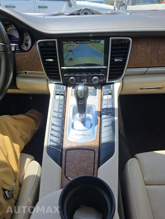 2016 Porsche Panamera 4S – miniatura 10