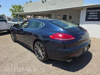 2016 Porsche Panamera 4S – miniatura 2