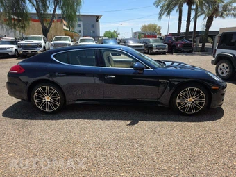 2016 Porsche Panamera 4S – miniatura 4