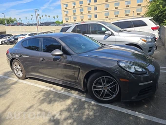 2016 Porsche Panamera Edition – miniatura 3