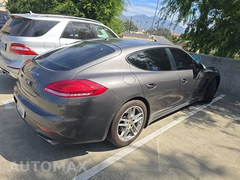 2016 Porsche Panamera Edition – miniatura 4