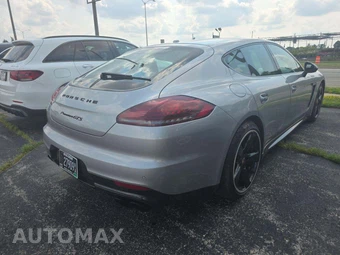 2016 Porsche Panamera GTS - miniatura 3