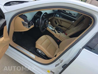 2016 Porsche Panamera S - miniatura 3