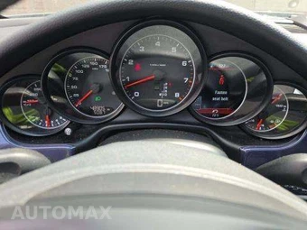 2016 Porsche Panamera – miniatura 9