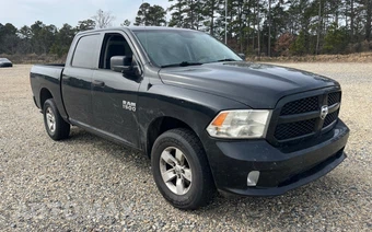 2016 Ram 1500 Express Crew Cab Short Bed – miniatura 3
