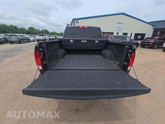 2016 Ram 1500 Express Crew Cab Short Bed – miniatura 11