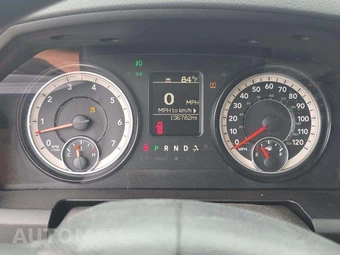 2016 Ram 1500 Express Crew Cab Short Bed – miniatura 9