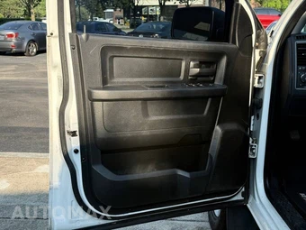 2016 Ram 1500 Express Crew Cab Short Bed - miniatura 9