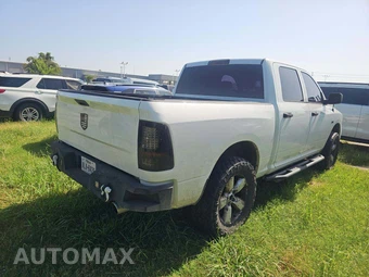 2016 Ram 1500 Express Crew Cab Short Bed – miniatura 3