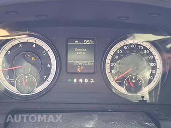 2016 Ram 1500 Express Crew Cab Short Bed – miniatura 9