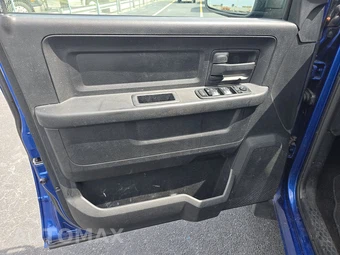 2016 Ram 1500 Express Crew Cab Short Bed – miniatura 9