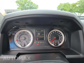 2016 Ram 1500 Express Crew Cab Short Bed - miniatura 5
