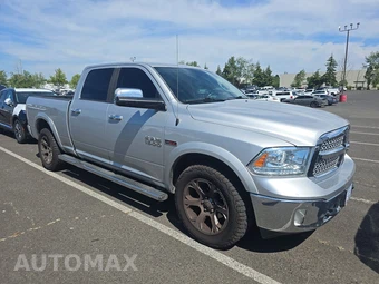 2016 Ram 1500 Laramie Crew Cab Medium Bed - miniatura 3