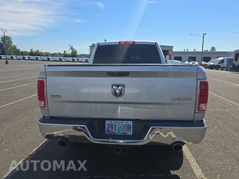 2016 Ram 1500 Laramie Crew Cab Medium Bed - miniatura 5