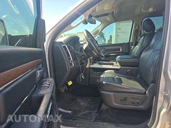 2016 Ram 1500 Laramie Crew Cab Medium Bed - miniatura 7