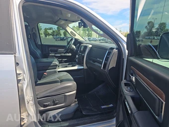 2016 Ram 1500 Laramie Crew Cab Medium Bed - miniatura 8