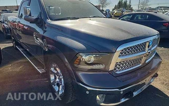 2016 Ram 1500 Laramie Crew Cab Medium Bed - miniatura 2