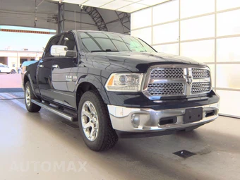 2016 Ram 1500 Laramie Crew Cab Medium Bed - miniatura 3