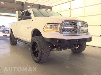 2016 Ram 1500 Laramie Crew Cab Medium Bed – miniatura 3