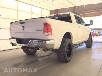 2016 Ram 1500 Laramie Crew Cab Medium Bed – miniatura 4