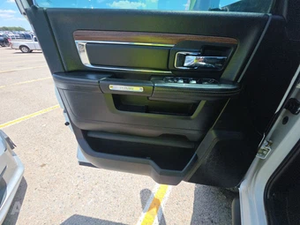 2016 Ram 1500 Laramie Crew Cab Medium Bed – miniatura 9