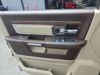 2016 Ram 1500 Laramie Crew Cab Short Bed - miniatura 9
