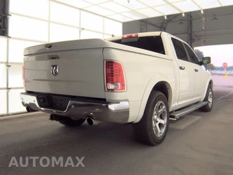 2016 Ram 1500 Laramie Crew Cab Short Bed - miniatura 4
