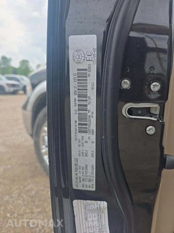 2016 Ram 1500 Laramie Crew Cab Short Bed - miniatura 2