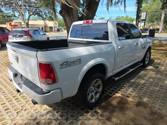 2016 Ram 1500 Laramie Crew Cab Short Bed - miniatura 3