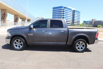 2016 Ram 1500 Laramie Crew Cab Short Bed - miniatura 3
