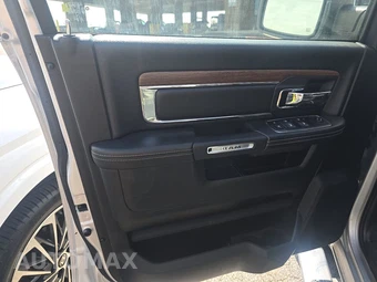 2016 Ram 1500 Laramie Crew Cab Short Bed - miniatura 15