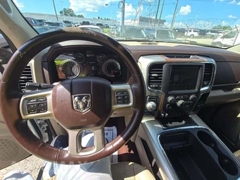 2016 Ram 1500 Laramie Crew Cab Short Bed – miniatura 10
