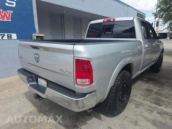 2016 Ram 1500 Laramie Extended Cab Medium Bed – miniatura 3