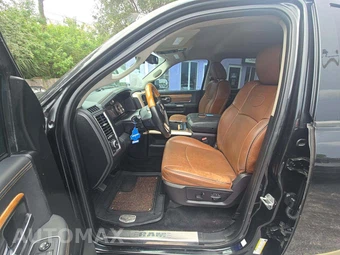 2016 Ram 1500 Laramie Longhorn Crew Cab Short Bed - miniatura 3