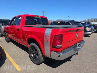 2016 Ram 1500 Outdoorsman Crew Cab Medium Bed - miniatura 2