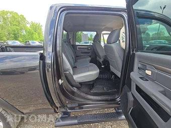 2016 Ram 1500 Outdoorsman Crew Cab Medium Bed – miniatura 13