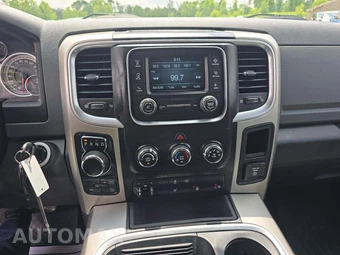 2016 Ram 1500 Outdoorsman Crew Cab Medium Bed – miniatura 7