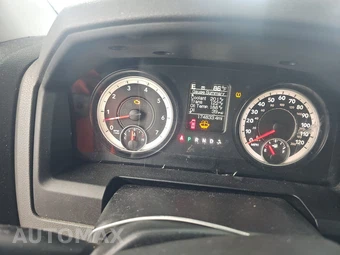 2016 Ram 1500 SLT Extended Cab Medium Bed – miniatura 12
