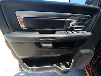 2016 Ram 1500 Sport Crew Cab Short Bed – miniatura 9