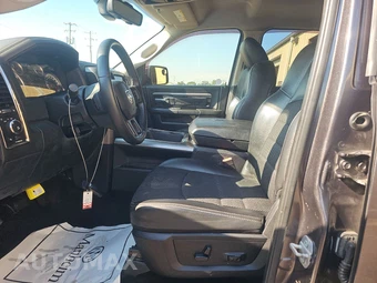 2016 Ram 1500 Sport Crew Cab Short Bed – miniatura 7