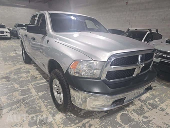 2016 Ram 1500 ST Crew Cab Short Bed - miniatura 4