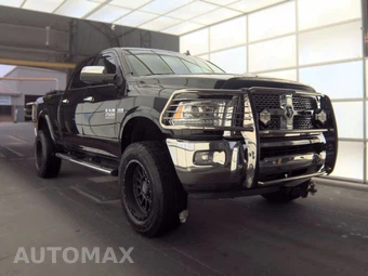 2016 Ram 2500 Laramie Crew Cab Medium Bed - miniatura 3