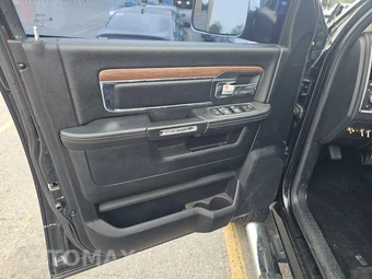 2016 Ram 2500 Laramie Crew Cab Medium Bed - miniatura 9