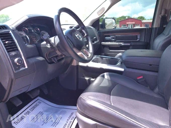 2016 Ram 2500 Laramie Crew Cab Medium Bed - miniatura 3