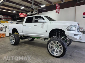 2016 Ram 2500 Laramie Crew Cab Medium Bed - miniatura 4