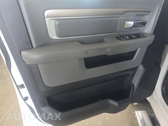 2016 Ram 3500 Cab Chassis SLT Crew Cab DRW - miniatura 9