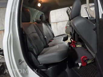 2016 Ram 3500 Cab Chassis Tradesman Crew Cab DRW - miniatura 15